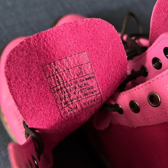 NEW Dr. Martens Air Wair 1460 Pascal Virginia Leather Womens Thrift Pink Fuchsia - Picture 4 of 9